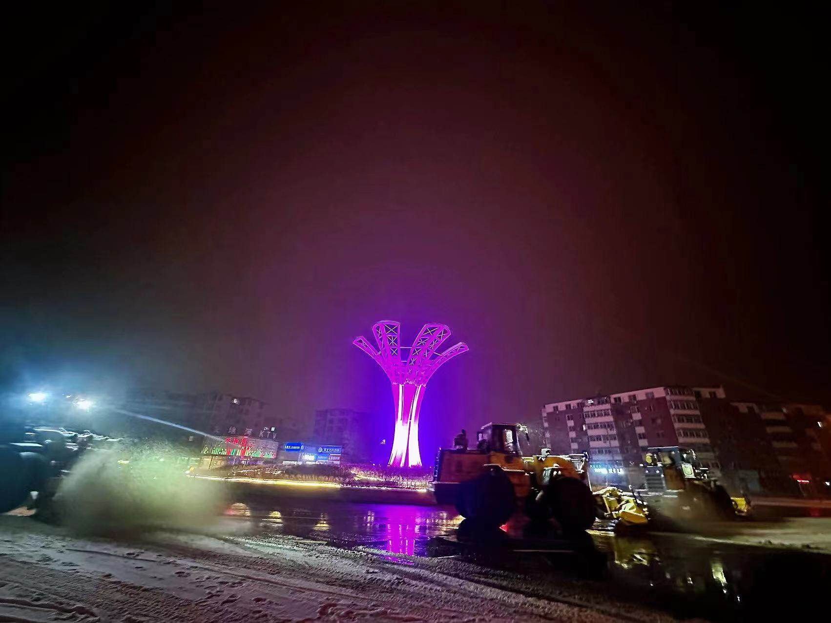 迅速开展除运雪工作，确保道路畅通。